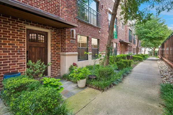 2411 N Hall Street #36, Dallas, TX 75204