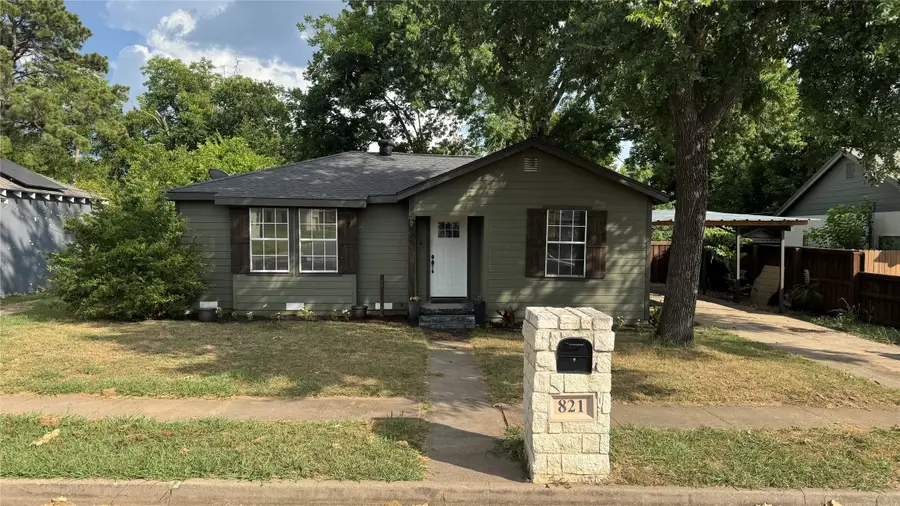 821 College Street, Cleburne, TX 76033 - #2