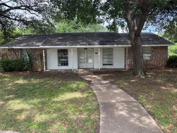 354 Brookview Drive, Garland, TX 75043