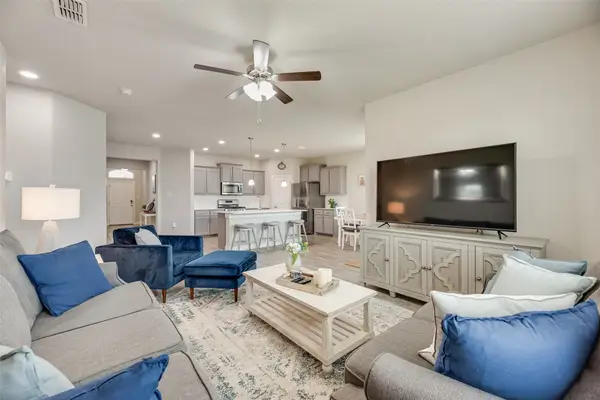 517 Frenchpark Drive, Fort Worth, TX 76052