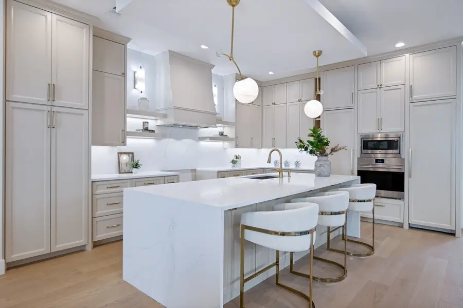3719 W Beverly Drive, Dallas, TX 75209 - #3