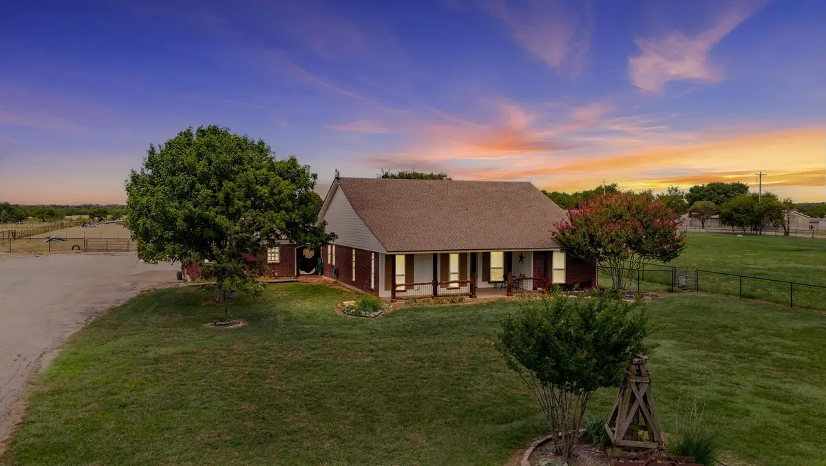 11555 Plainview Road, Krum, TX 76249 - #1