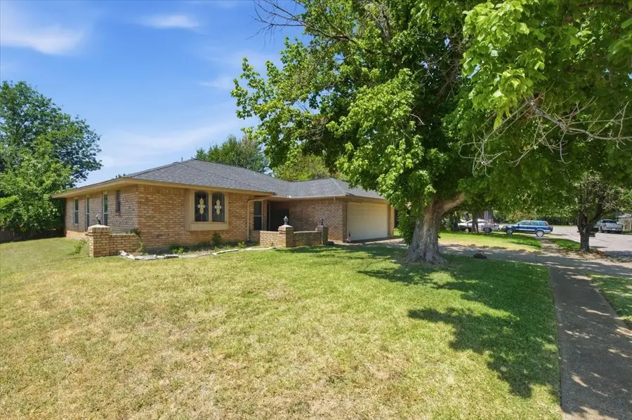 200 Almond Lane, Euless, TX 76039 - #3