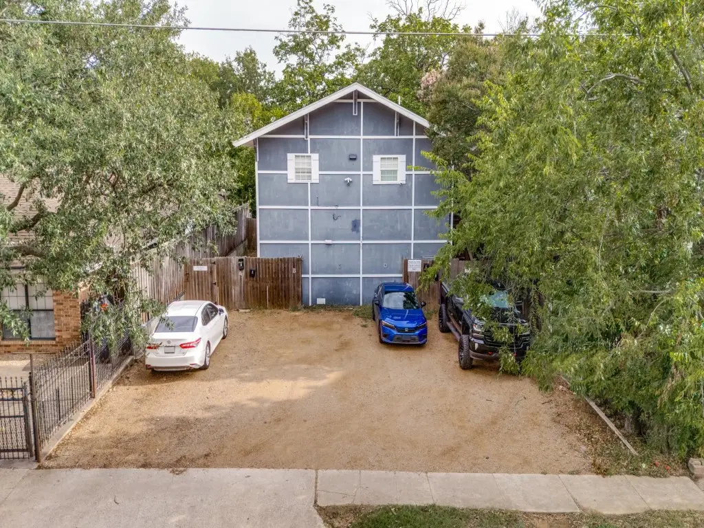 735 W 10th Street, Dallas, TX 75208 - #1