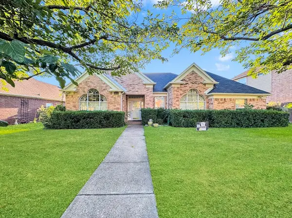 220 Boulder Creek Drive, DeSoto, TX 75115
