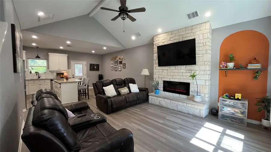 206 Beckham Street W, Sulphur Springs, TX 75482 - #2