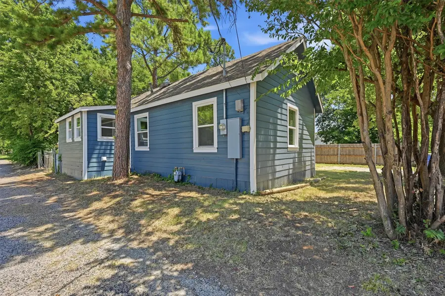 201 Mineral Street, Whitesboro, TX 76273 - #2