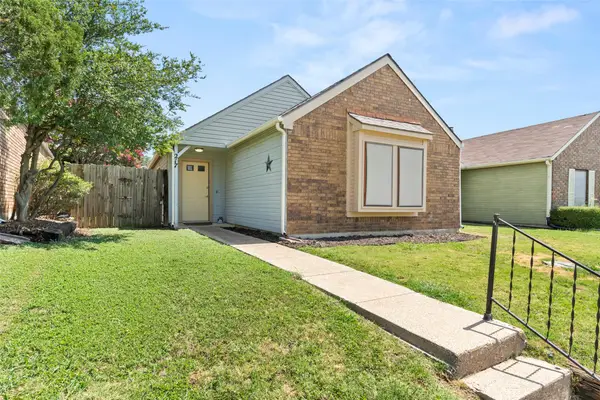 217 Teakwood Lane, Lewisville, TX 75067