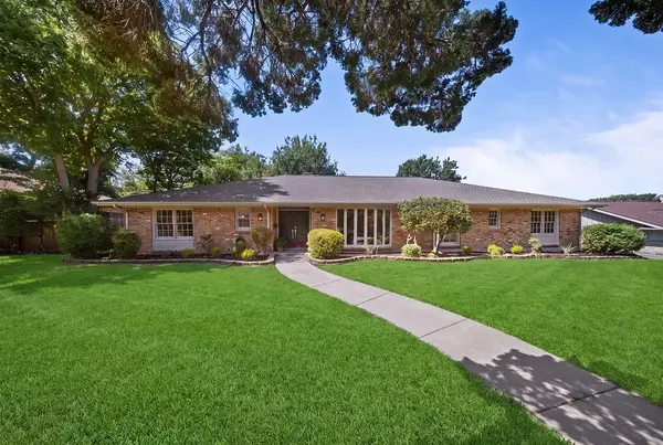 3721 Wosley Drive, Fort Worth, TX 76133
