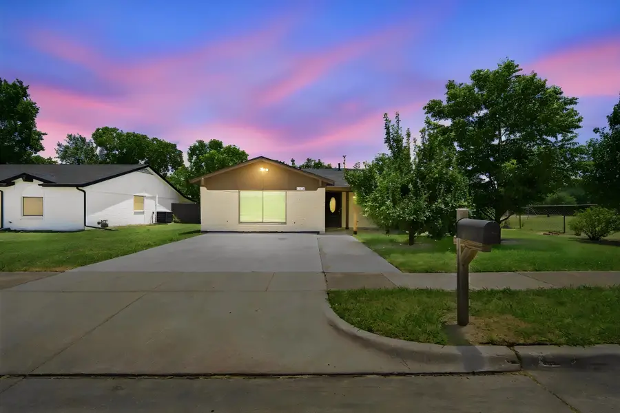 5420 Galway Lane, North Richland Hills, TX 76180 - #2