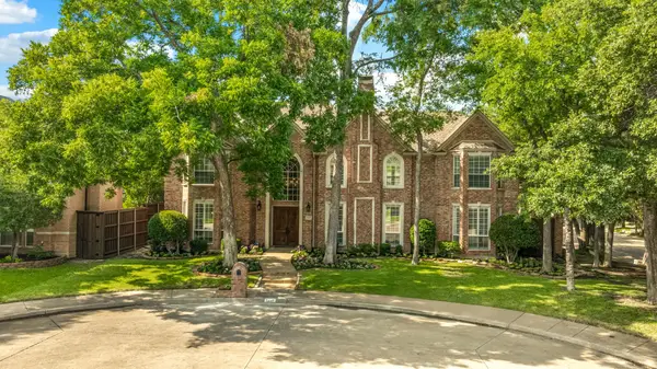 5227 Lincolnshire Court, Dallas, TX 75287