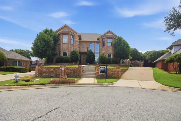 6701 Mt Vernon Court, Arlington, TX 76017