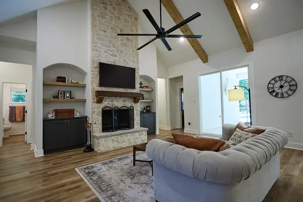 358 Glade Valley Road, Azle, TX 76020