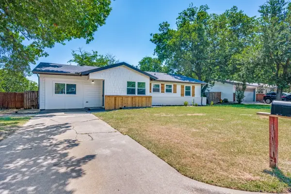 411 Hillcrest Street, Mansfield, TX 76063