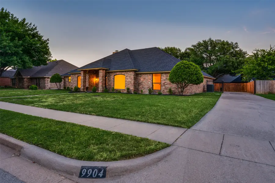 9904 Wandering Way Street, Benbrook, TX 76126 - #2