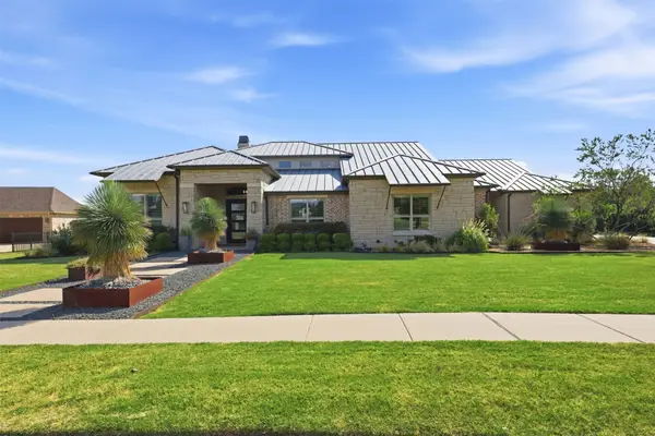 100 Brentwood Drive, Heath, TX 75032