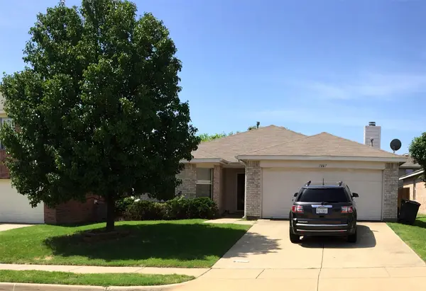 1061 Silver Spur Lane, Fort Worth, TX 76179
