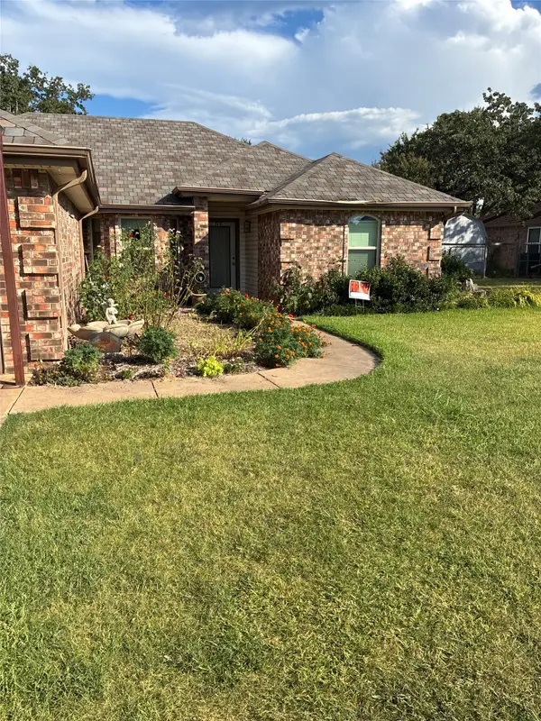 305 Prairie Lane, Granbury, TX 76048
