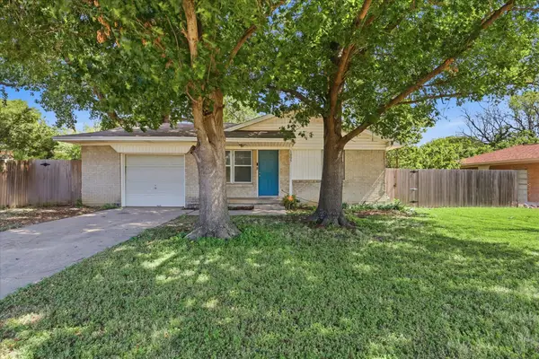 1005 Monterey Drive, Denton, TX 76209