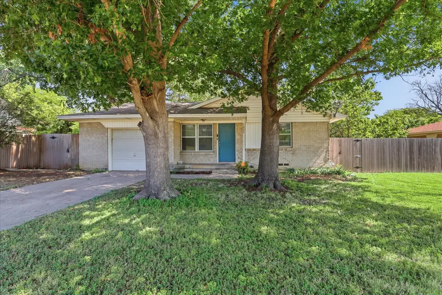 1005 Monterey Drive, Denton, TX 76209 - #2