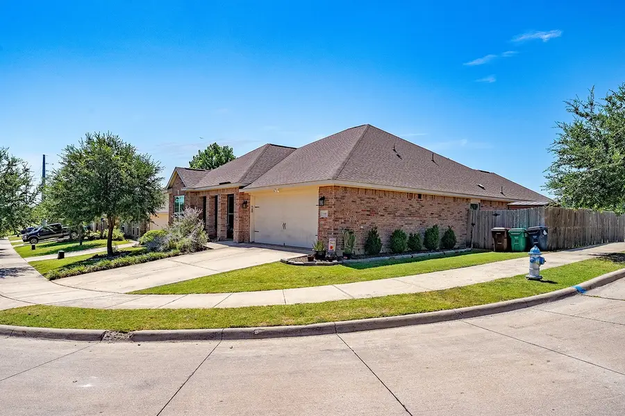 2416 Fall Leaf Court, Denton, TX 76209 - #2