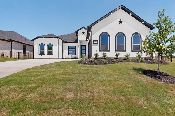 977 Bandon Dunes Drive, Burleson, TX 76028