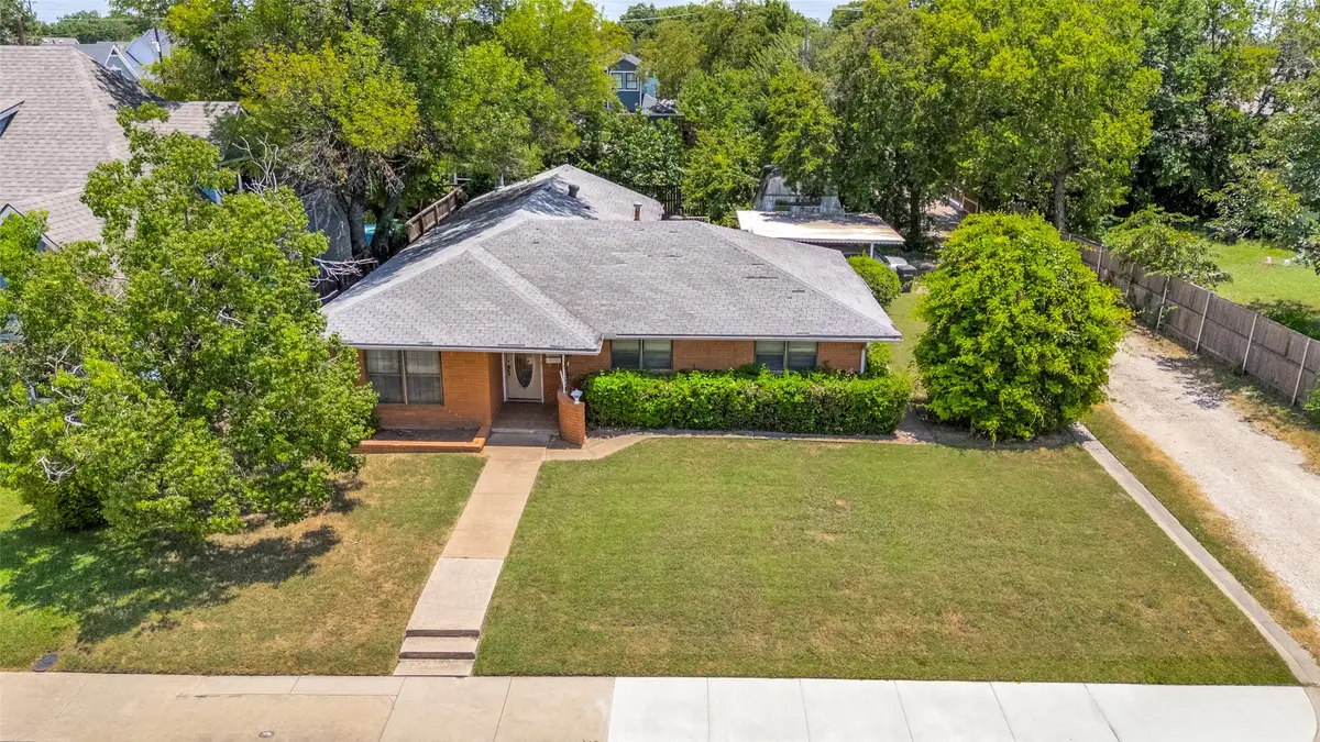 311 S Dooley Street, Grapevine, TX 76051 - #1