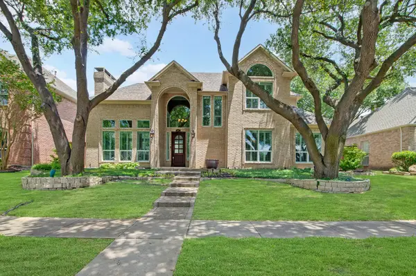 18728 Thorntree Lane, Dallas, TX 75252