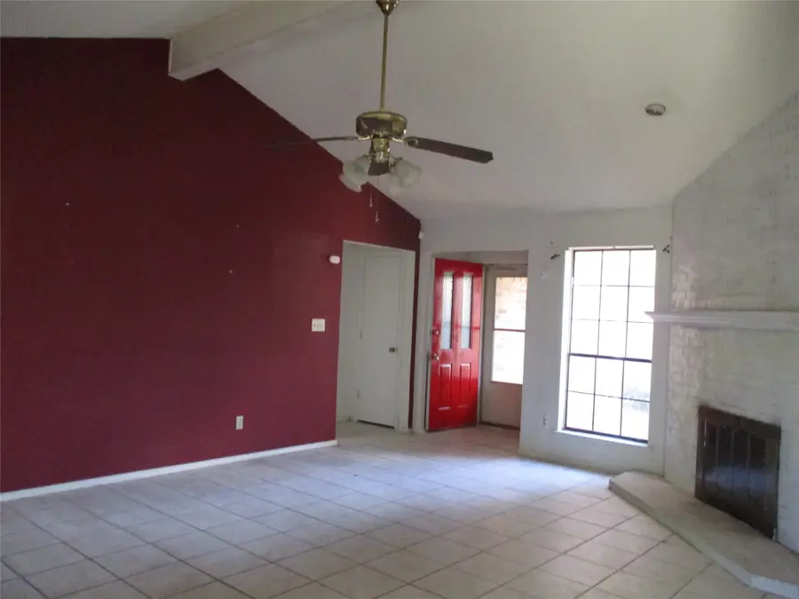6925 Alexandria Court, Fort Worth, TX 76133 - #2