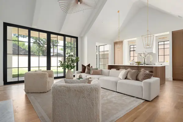9027 Daytonia Avenue, Dallas, TX 75218
