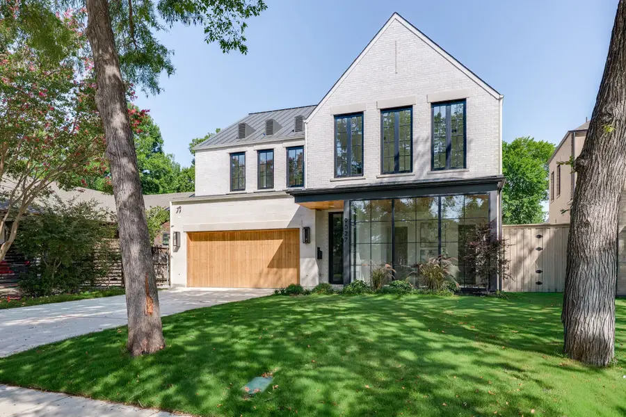 9027 Daytonia Avenue, Dallas, TX 75218 - #2