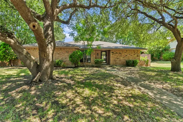 801 Waynelee Drive, Lancaster, TX 75146