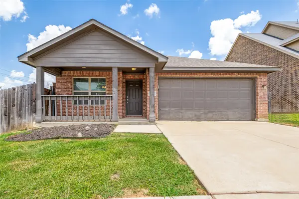 3001 San Martin Drive, Arlington, TX 76010