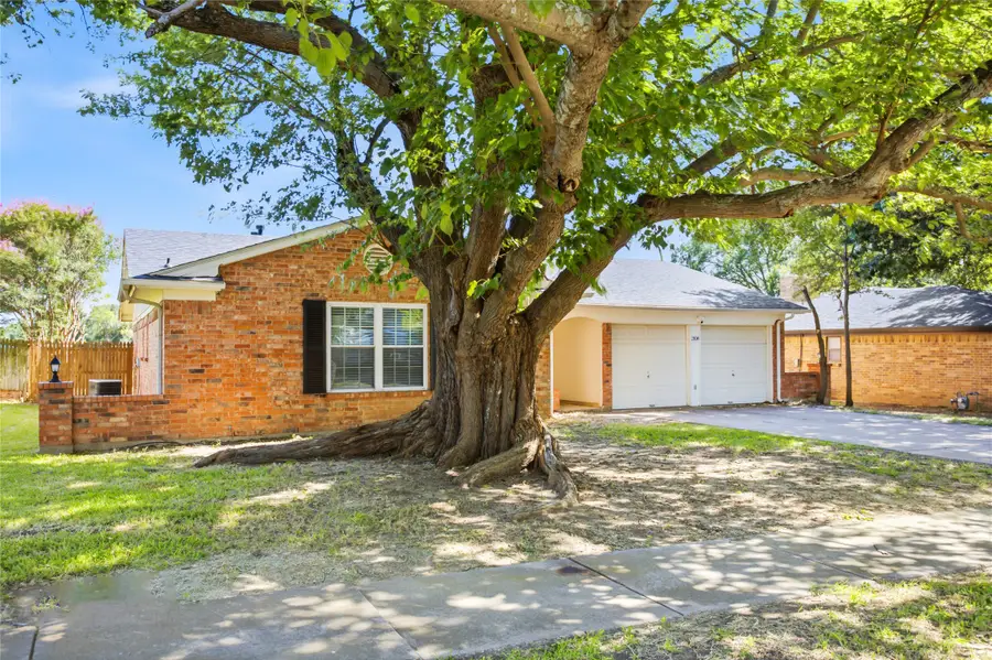 2108 Guinevere Street, Arlington, TX 76014 - #2