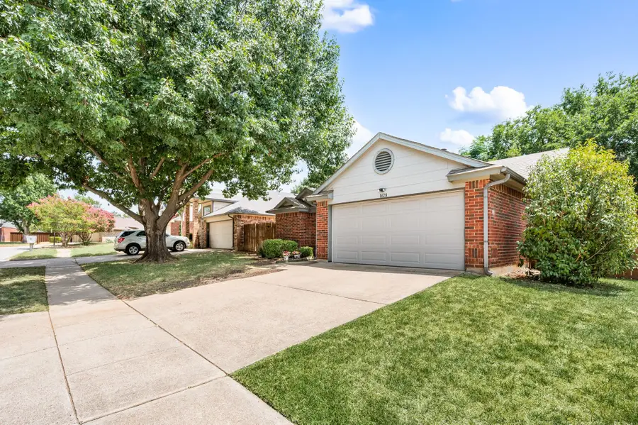 1428 Thistlewood Lane, Grapevine, TX 76051 - #2