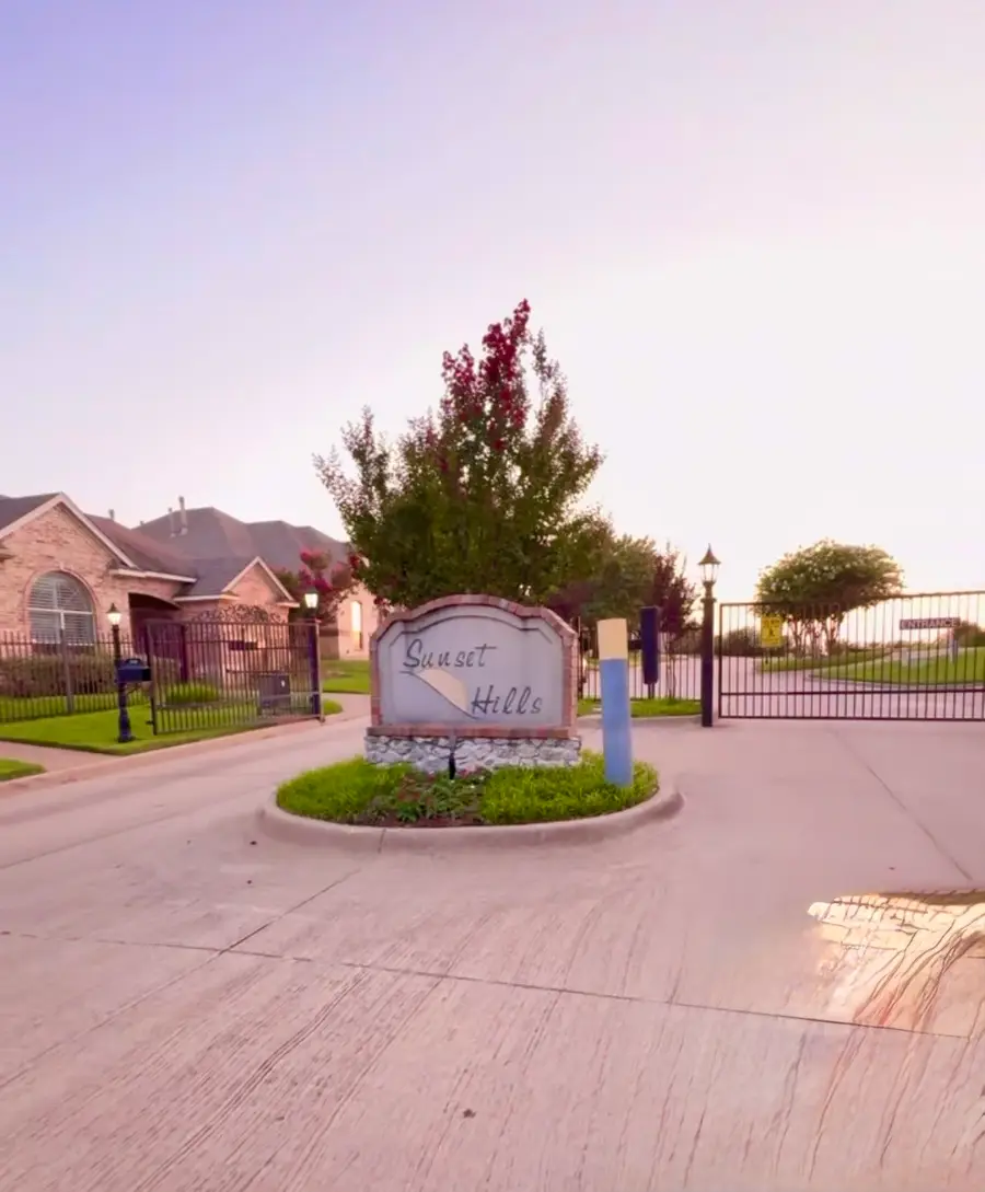612 Rainbow Creek Court, Arlington, TX 76012 - #2