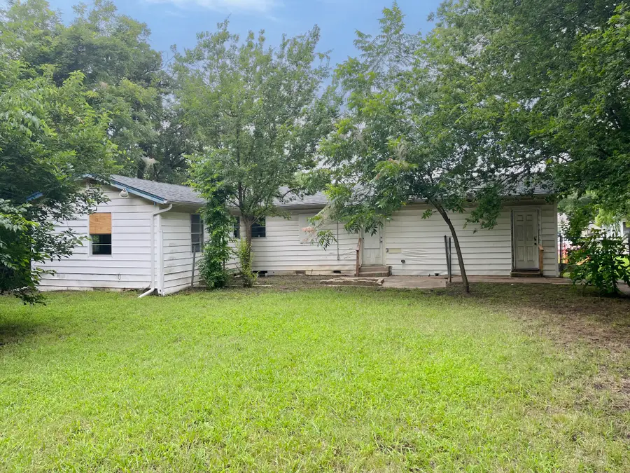 1305 N Brents Avenue, Sherman, TX 75090 - #2