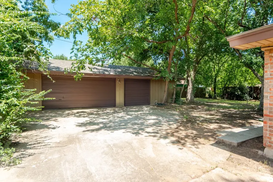 611 Cain Street, Lake Dallas, TX 75065 - #2
