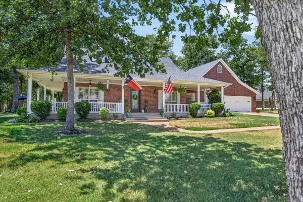 233 Saint Andrews Drive E, Mabank, TX 75156
