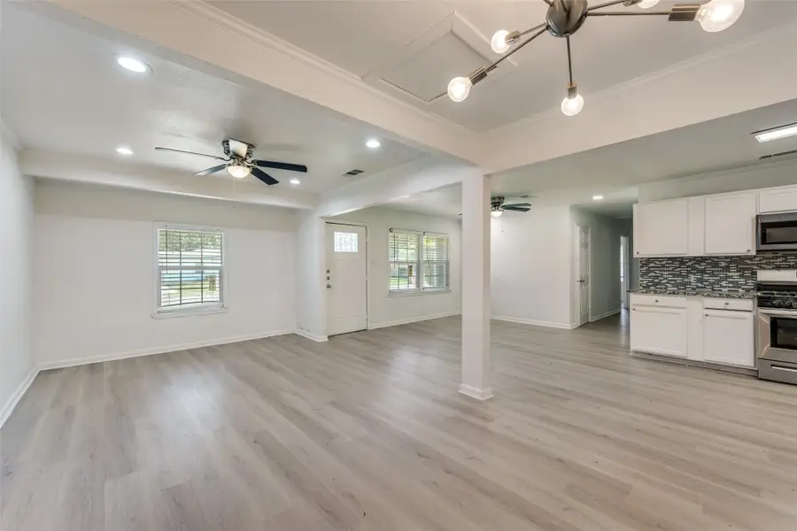1102 E Lovers Lane, Arlington, TX 76010 - #2