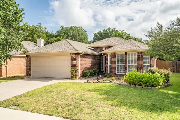 4324 Stone Hollow Way, Fort Worth, TX 76040