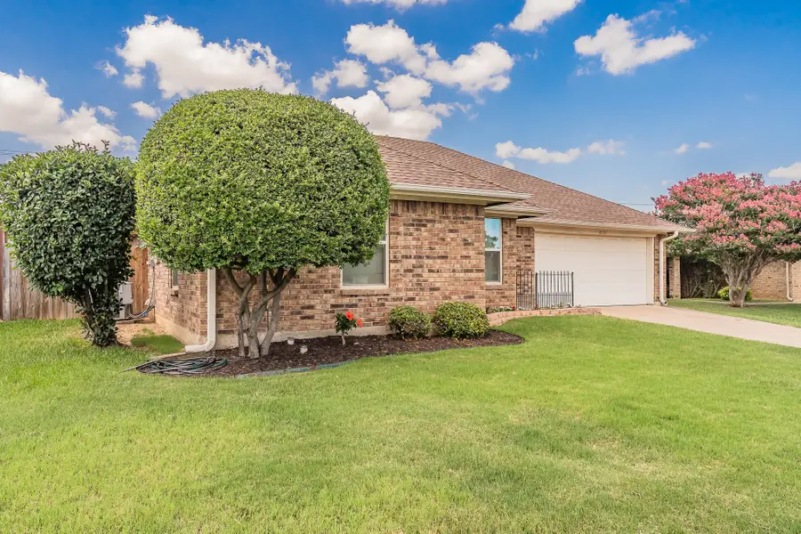 8252 Lesley Lane, Watauga, TX 76148 - #2