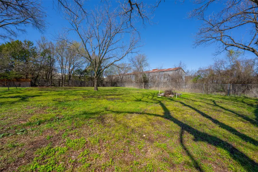 1609 N Brazos Avenue, Cleburne, TX 76031 - #3
