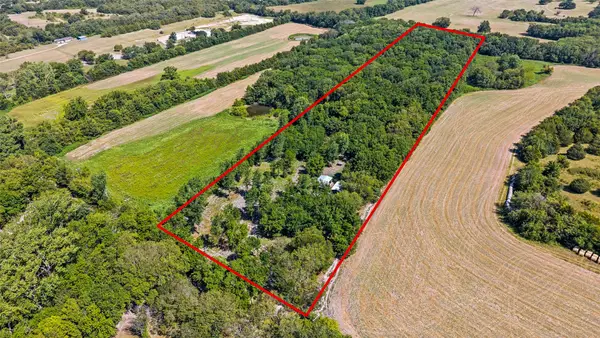 555 Yowell Hill Road, Tom Bean, TX 75491