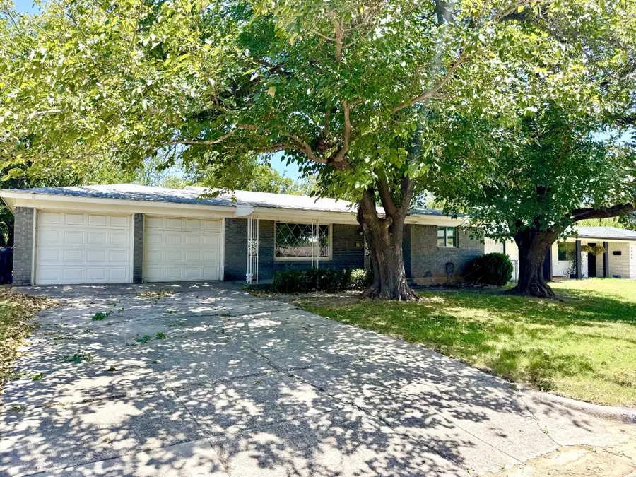 3912 Shawnee Trail, Lake Worth, TX 76135 - #2