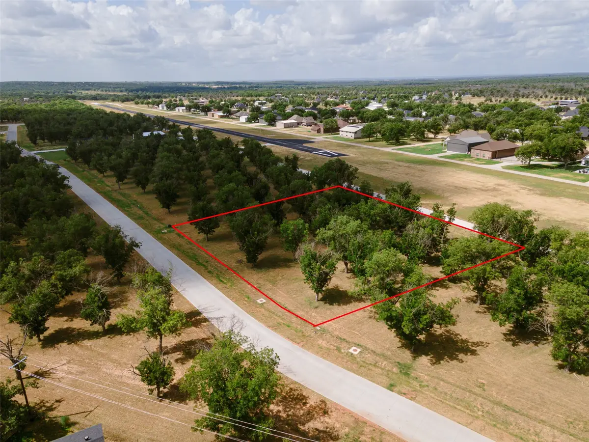 913 E Landings Drive, Granbury, TX 76049 - #1