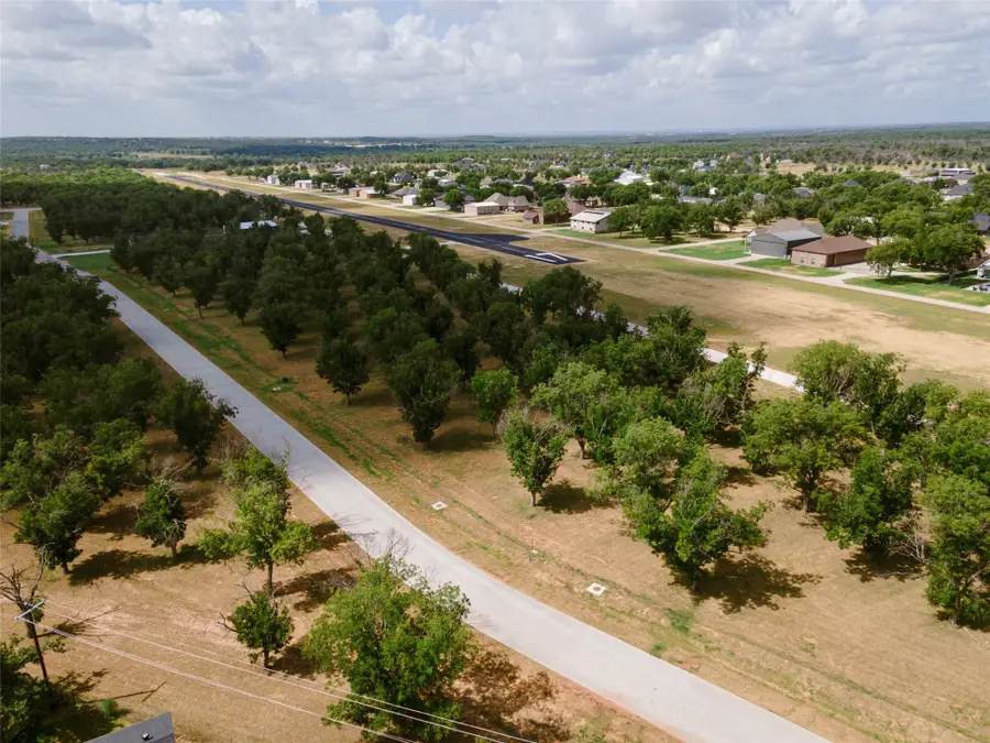 913 E Landings Drive, Granbury, TX 76049 - #3