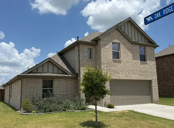 556 Hickory Ridge Drive, Van Alstyne, TX 75495