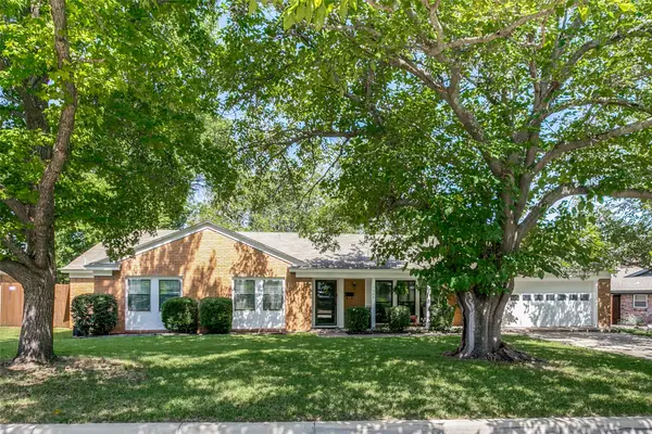 5608 Whitman Avenue, Fort Worth, TX 76133