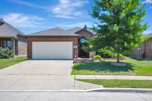 545 Wild Ivy Trail, Fort Worth, TX 76052